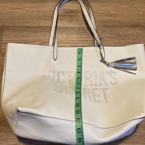 NWOT - Victoria’s Secret White/Silver Tote bag - Picture 6 of 8